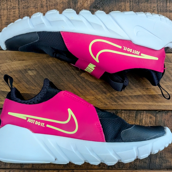 Nike Flex Runner 2 GS 'Dark Obsidian Fireberry Size 3.5Y - Picture 5 of 12
